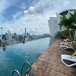 Elevated Horizons Hostel & Infinity Suites Skypool